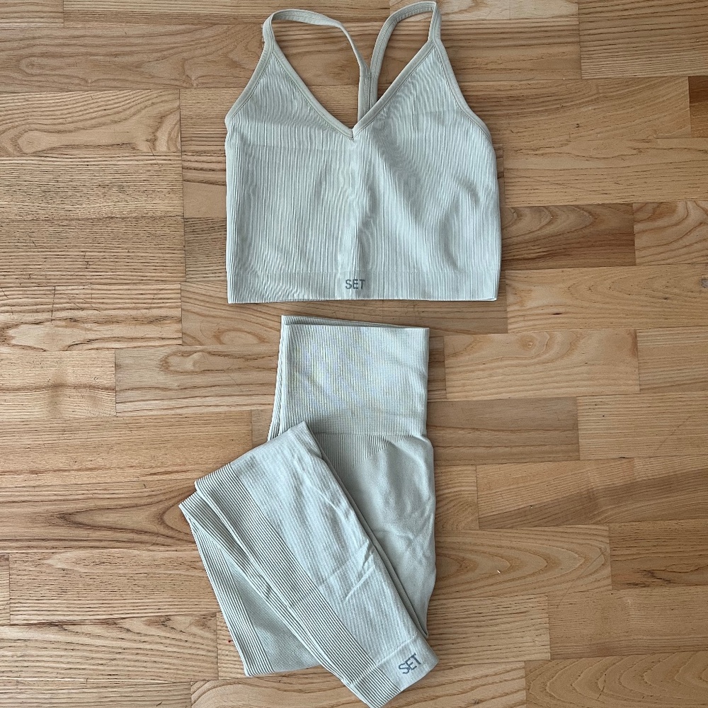 Set Active Sculptflex Ribbed Set in Oat Milk
